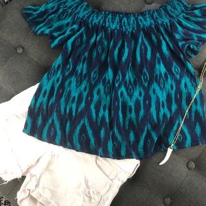 Xhilaration juniors blue and teal top